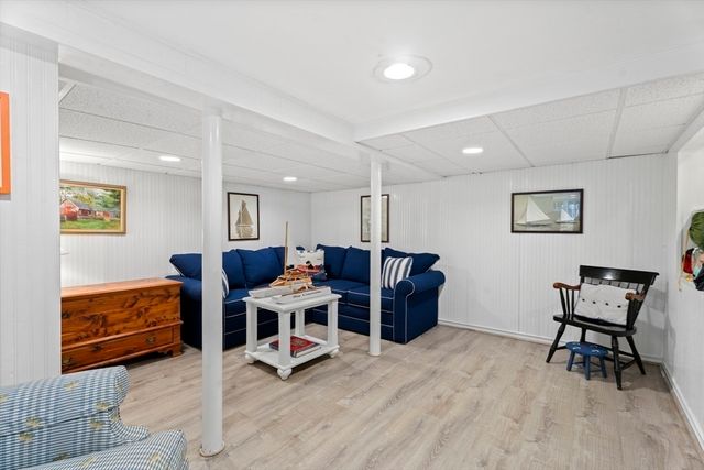 41 Hayward Rd, Barnstable, MA 02632