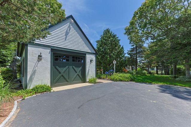 41 Hayward Rd, Barnstable, MA 02632