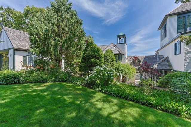 41 Hayward Rd, Barnstable, MA 02632