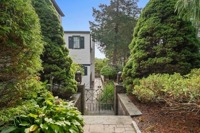 41 Hayward Rd, Barnstable, MA 02632