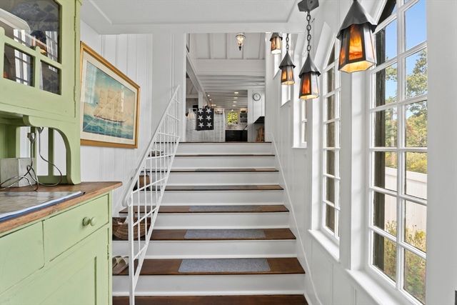 41 Hayward Rd, Barnstable, MA 02632