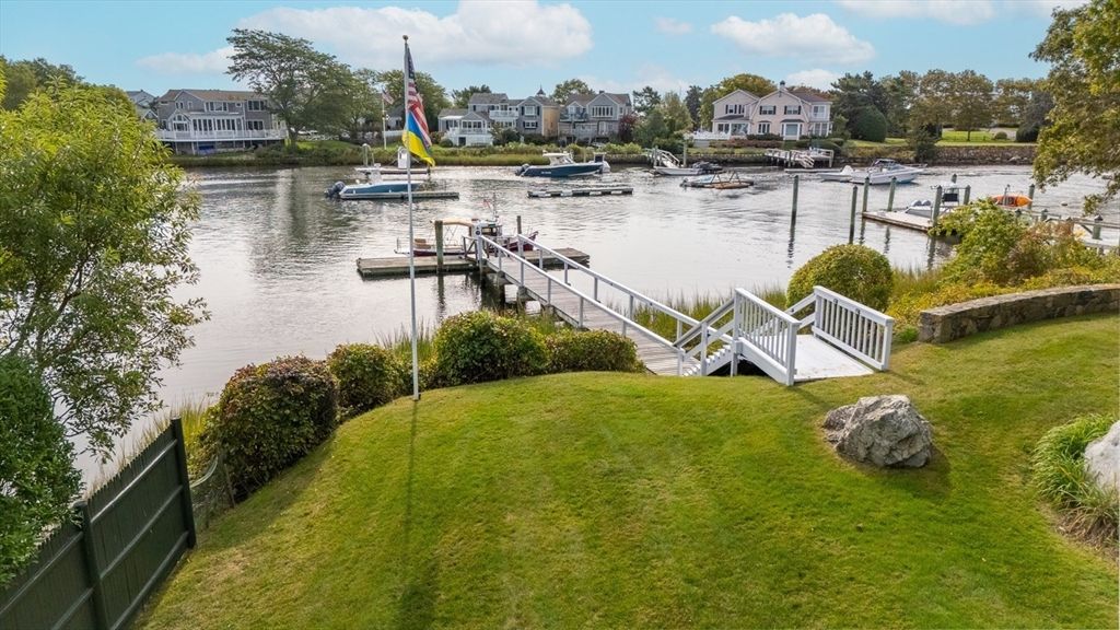 41 Hayward Rd, Barnstable, MA 02632