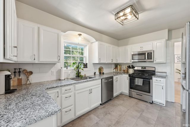 3423 Kirkwood Drive, Fort Wayne, IN 46805