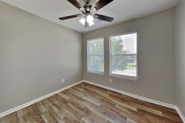 16968 Scenic Knoll, Conroe, TX 77385