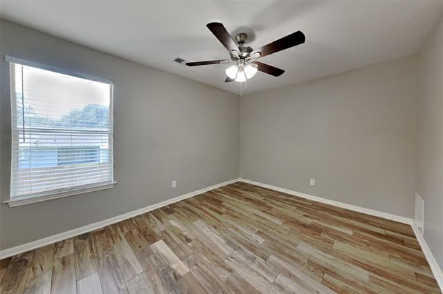 16968 Scenic Knoll, Conroe, TX 77385