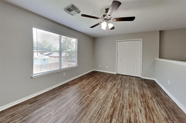 16968 Scenic Knoll, Conroe, TX 77385
