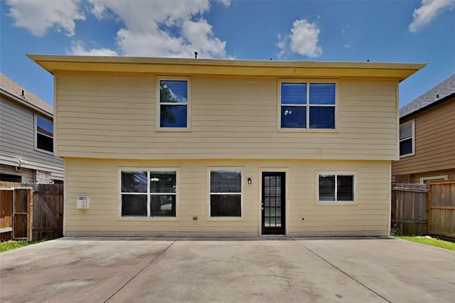 16968 Scenic Knoll, Conroe, TX 77385
