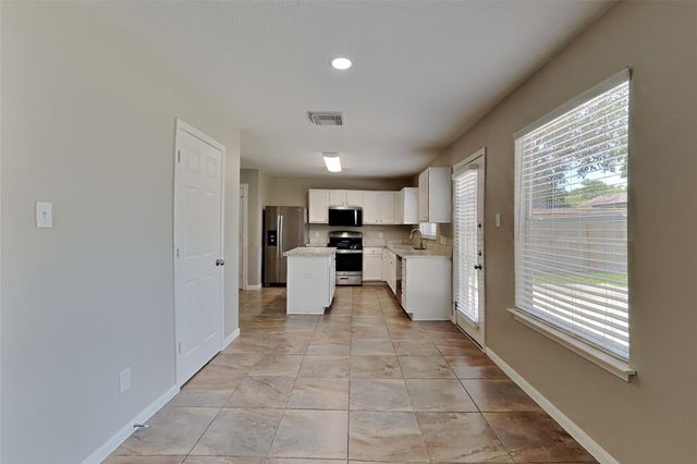 16968 Scenic Knoll, Conroe, TX 77385