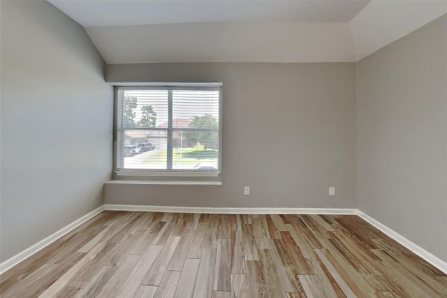 16968 Scenic Knoll, Conroe, TX 77385
