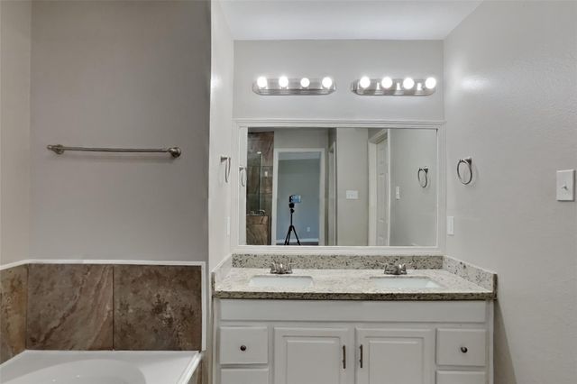 16968 Scenic Knoll, Conroe, TX 77385
