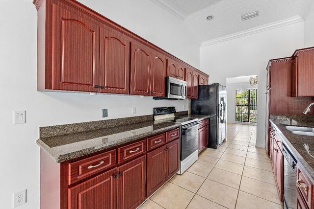 2057 Amesbury Circle, Wellington, FL 33414