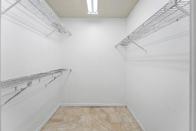 2057 Amesbury Circle, Wellington, FL 33414