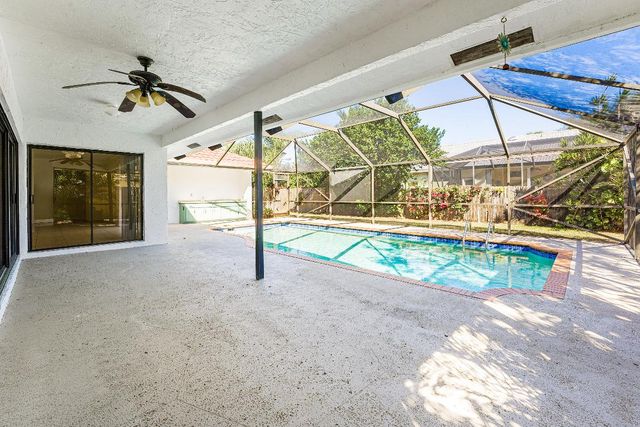 2057 Amesbury Circle, Wellington, FL 33414