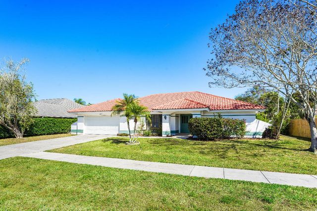 2057 Amesbury Circle, Wellington, FL 33414