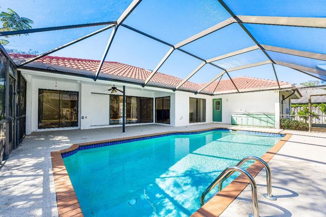 2057 Amesbury Circle, Wellington, FL 33414