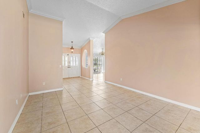 2057 Amesbury Circle, Wellington, FL 33414