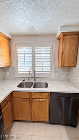 3327 Erva Street 123, Las Vegas, NV 89117