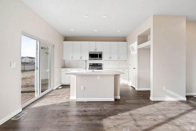 283 N ROUNDABOUT ST, Saratoga Springs, UT 84045