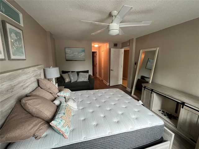 2700 COCONUT BAY LN LANE 4111, Sarasota, FL 34237