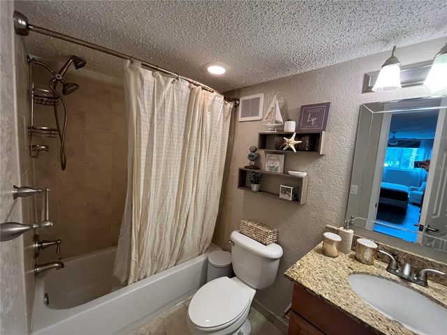 2700 COCONUT BAY LN LANE 4111, Sarasota, FL 34237
