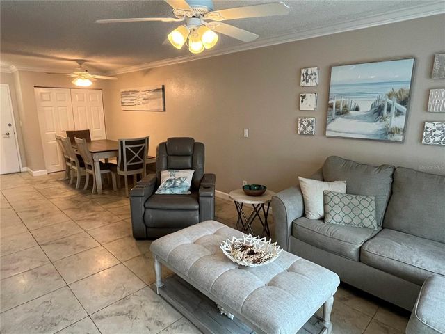 2700 COCONUT BAY LN LANE 4111, Sarasota, FL 34237