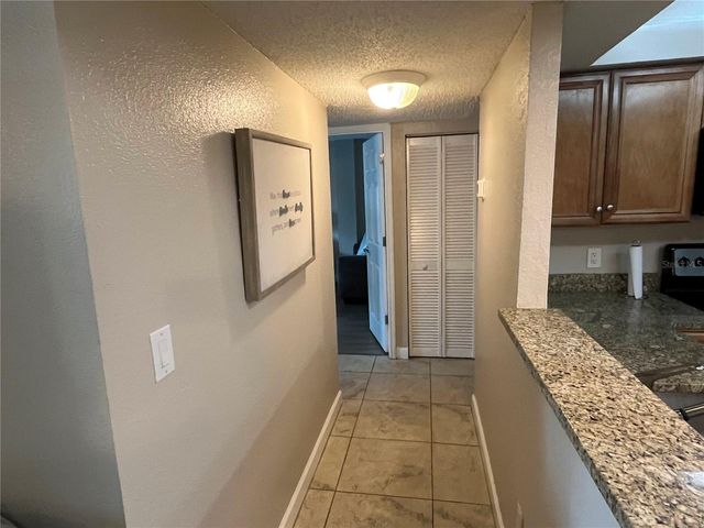 2700 COCONUT BAY LN LANE 4111, Sarasota, FL 34237
