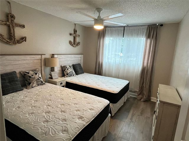 2700 COCONUT BAY LN LANE 4111, Sarasota, FL 34237