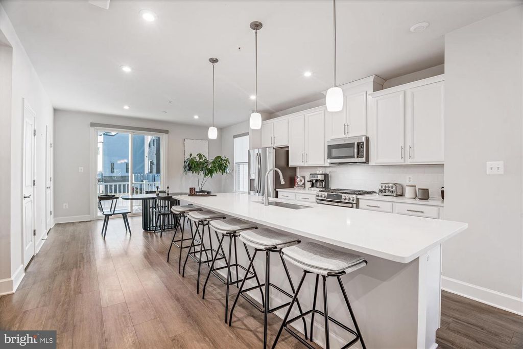 6732 BELCREST RD, Hyattsville, MD 20782