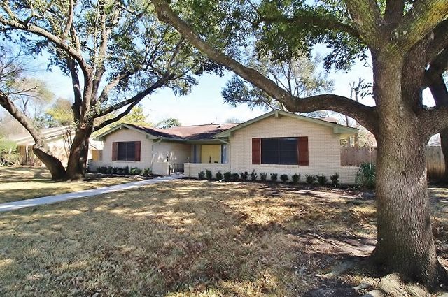 1610 Alexander Drive, Waxahachie, TX 75165