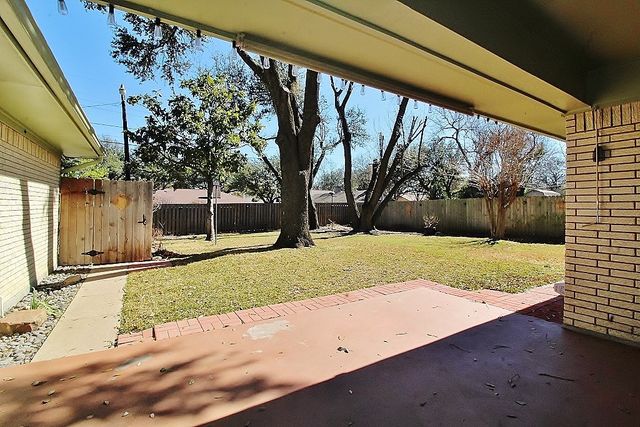 1610 Alexander Drive, Waxahachie, TX 75165