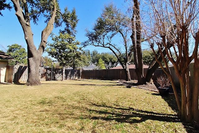 1610 Alexander Drive, Waxahachie, TX 75165