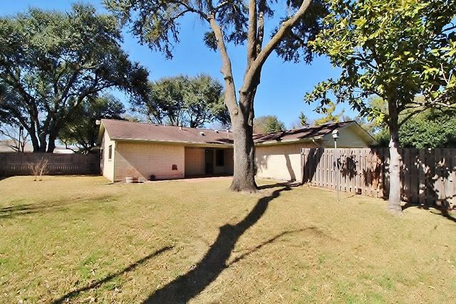 1610 Alexander Drive, Waxahachie, TX 75165