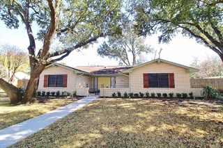 1610 Alexander Drive, Waxahachie, TX 75165