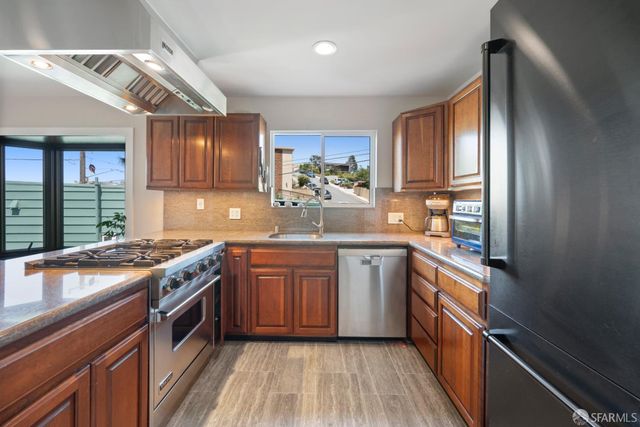 117 Lake Street, Brisbane, CA 94005