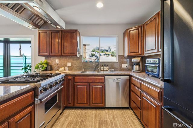 117 Lake Street, Brisbane, CA 94005
