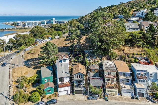 117 Lake Street, Brisbane, CA 94005