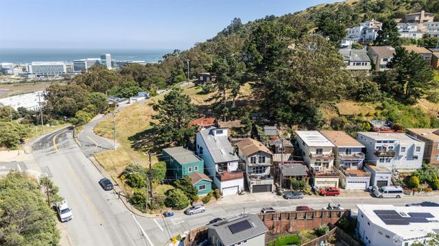 117 Lake Street, Brisbane, CA 94005