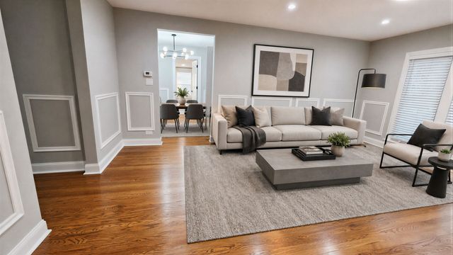 821 Rosemary Terrace, Deerfield, IL 60015