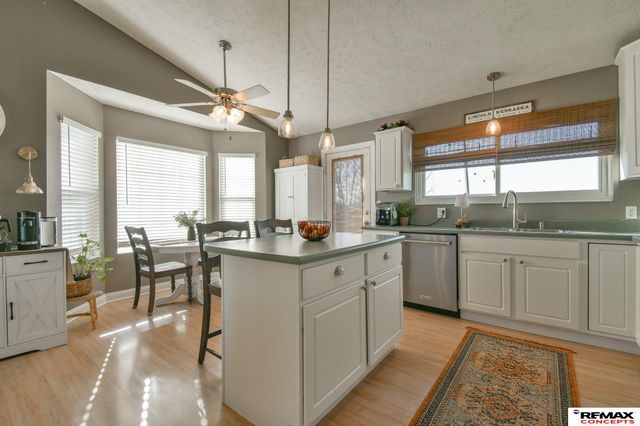 1631 Annette Lane, Lincoln, NE 68512