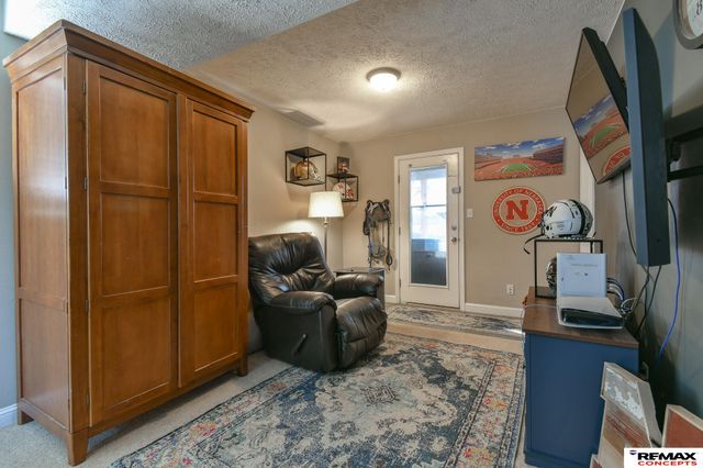 1631 Annette Lane, Lincoln, NE 68512