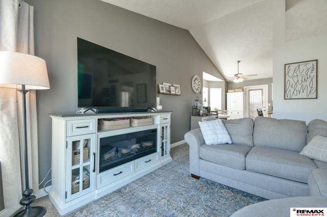 1631 Annette Lane, Lincoln, NE 68512