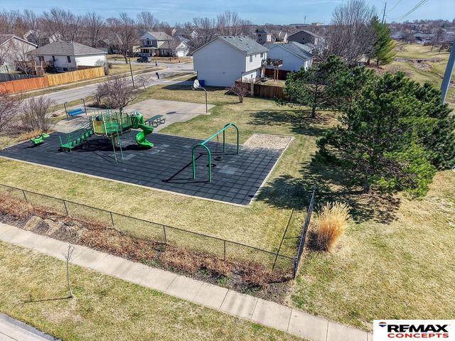 1631 Annette Lane, Lincoln, NE 68512