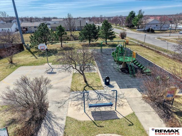 1631 Annette Lane, Lincoln, NE 68512