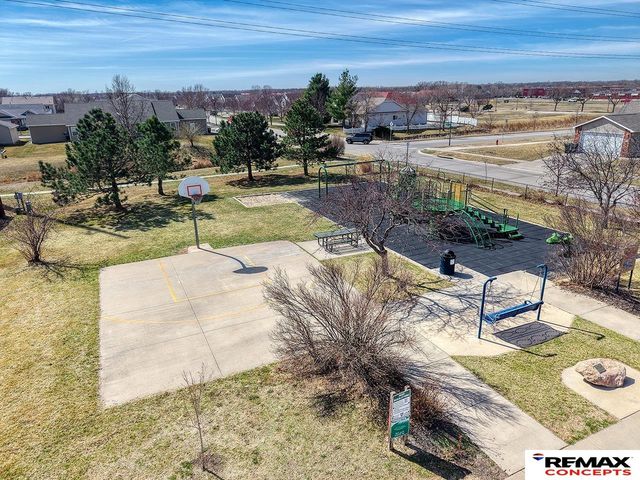 1631 Annette Lane, Lincoln, NE 68512