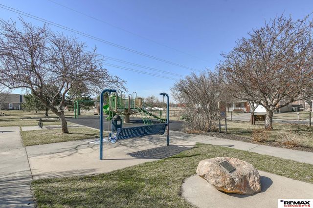 1631 Annette Lane, Lincoln, NE 68512