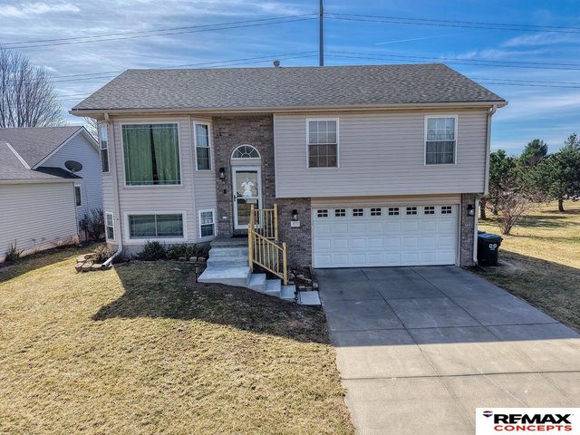 1631 Annette Lane, Lincoln, NE 68512