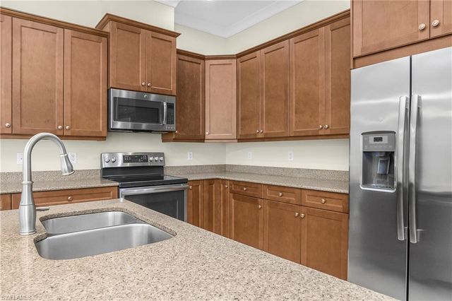 7162 Dominica DR, Naples, FL 34113