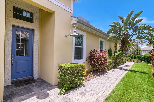 7162 Dominica DR, Naples, FL 34113