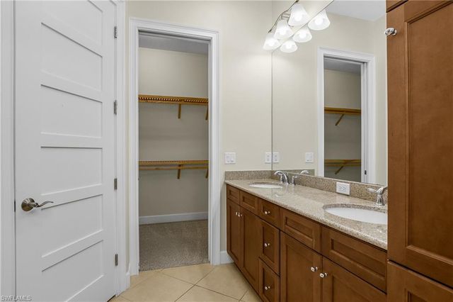 7162 Dominica DR, Naples, FL 34113