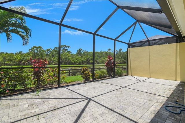 7162 Dominica DR, Naples, FL 34113